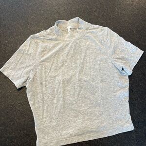 Lululemon Athletica Light Gray Short Sleeve Tee